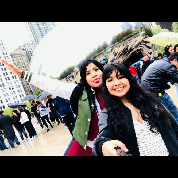 Meet your Posher, Julisa - Picture 2 of 3